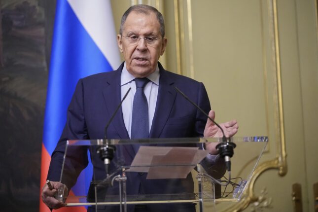 Lavrov sier det er uaktuelt med europeiske styrker i Ukraina – uansett