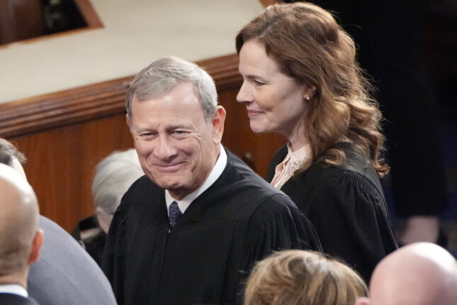 Roberts' del av hemmelig selskap kompromittert