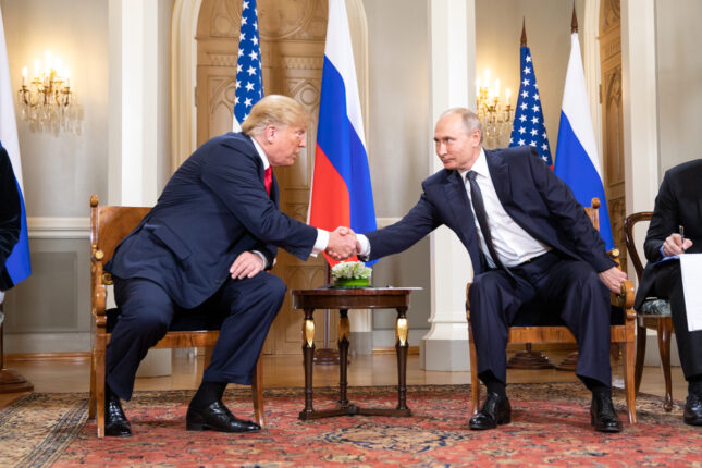 Trump efter samtaler med Putin: – Svært god sjanse for å få slutt på Ukraina-krigen