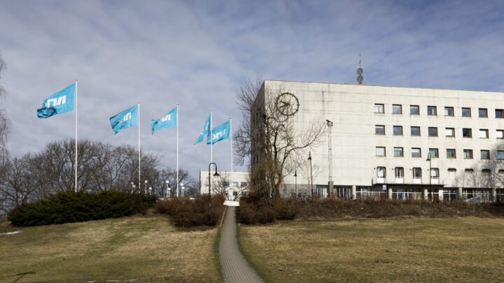 Trenger vi NRK når alt vi får, er et spark i trynet?