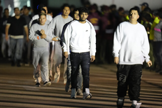 Høyesterett setter deportasjon av venezuelanere på pause