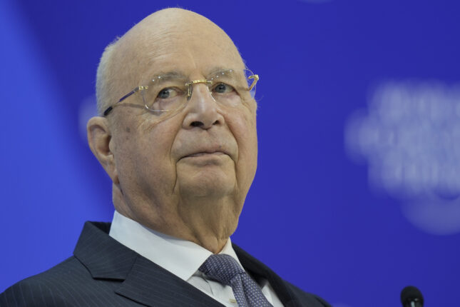 Klaus Schwab trekker seg som styreleder for World Economic Forum