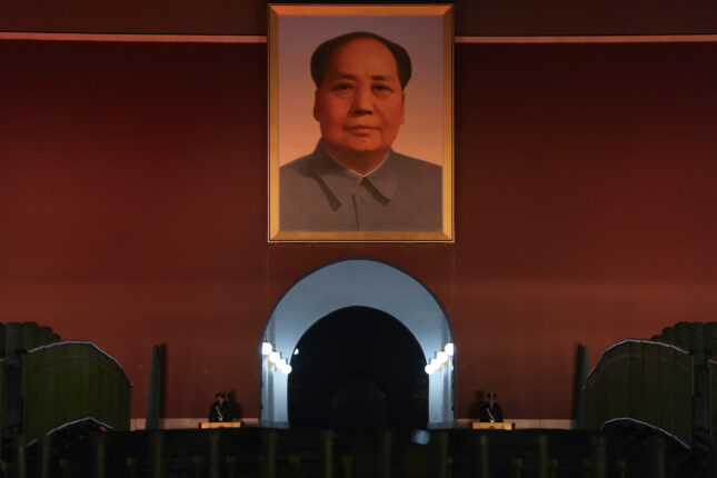 Kina truer USA med spøkelset til masse&shy;morderen Mao