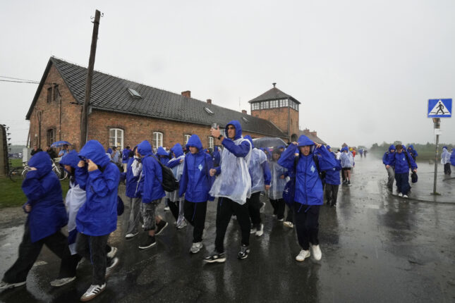 KrF går inn for obligatorisk holocaustreise