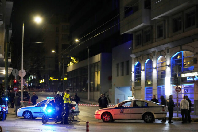 Bombeeksplosjon utenfor det greske jernbaneselskapets hovedkontor i Aten
