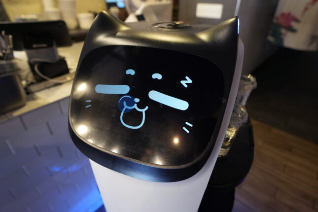 Oslo: Roboten Bella rydder etter maten i omsorgs-leiligheter