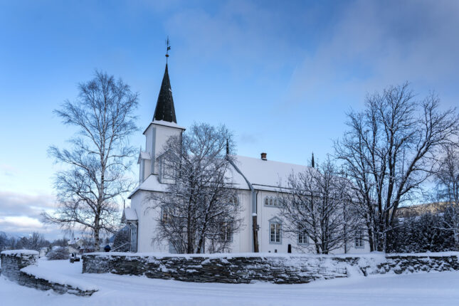 Rekordmange melder seg inn i Den norske kirke – økende interesse blant unge voksne
