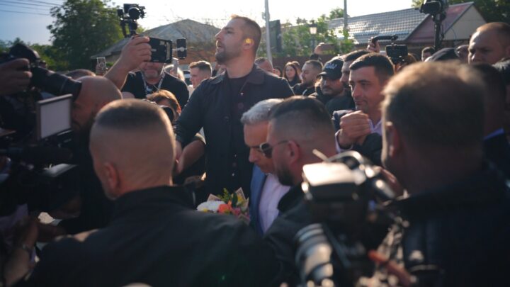 Partiet til valg­favoritten hevder at det pågår valgfusk i Romania
