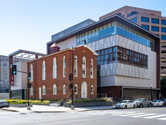 To drept i skyting nær jødisk museum i Washington D.C., ambassadeansatte blant ofrene