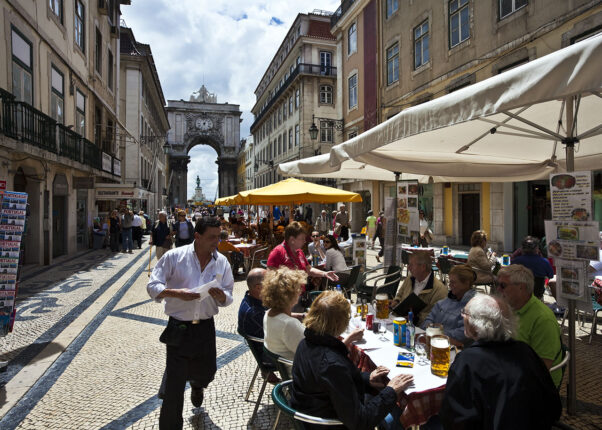 OECD: Portugisiske familier hadde sterkest inntekts&shy;vekst i 2024