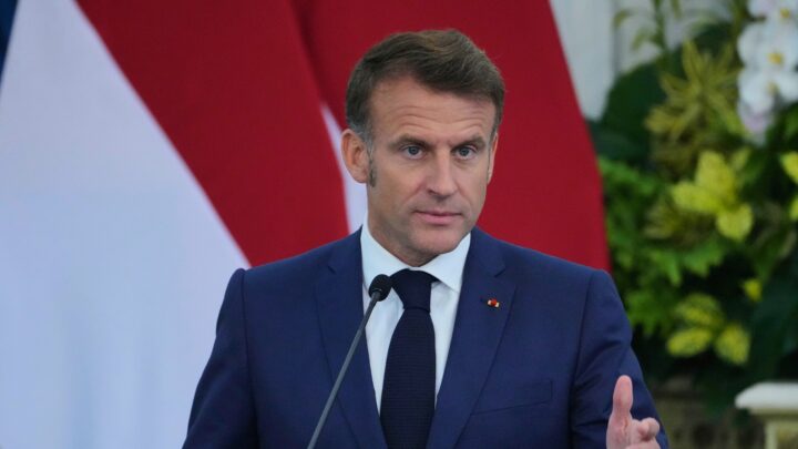 Macron inntar en tøffere tone mot Israel