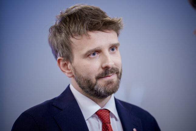 Helseminister Jan Christian Vestre advarer mot «desinformasjon og vaksineskepsis»