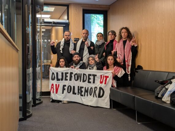 Palestina-aktivister har tatt seg inn i Finans&shy;departementet: – Oljefondet kveler vårt folk