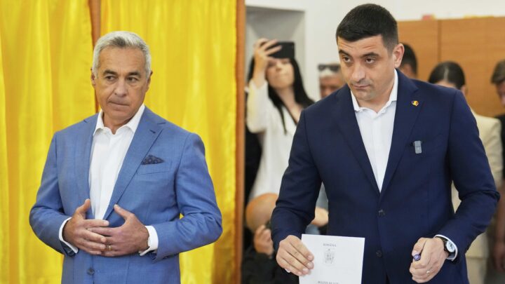 George Simion leder suverent på valgdags­måling i Romania
