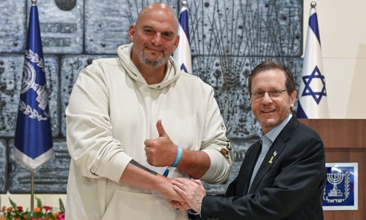 Fetterman kritiserer Demokratene for ikke å fordømme opptøyene: – Dette er anarki