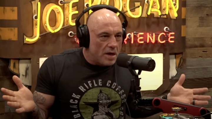 Joe Rogan: To presidenter ringte Spotify og ba dem sensurere covid-informasjon