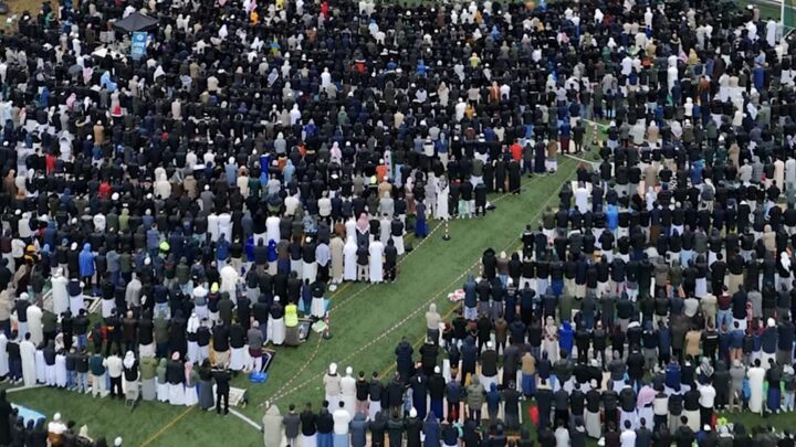 Når bønnen blir politikk – og torget en slagmark