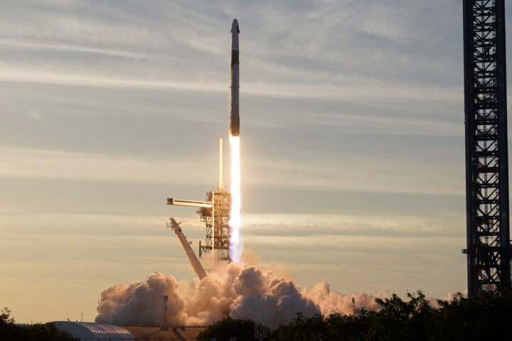 Musk trekker "Dragon" ut av skytteltrafikk til Internasjonal romferge