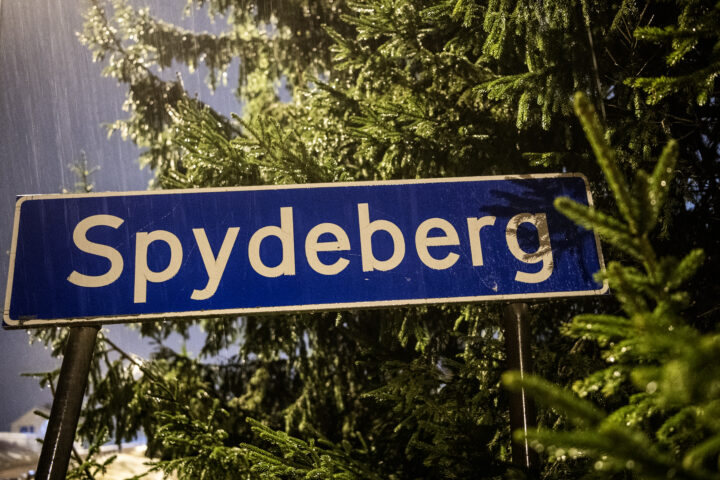 Grov voldshendelse i Spydeberg, mindreårige overfalt mann i 40-årene i hans hjem