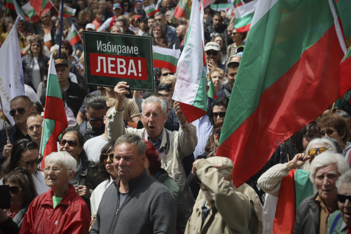 Bulgaria får grønt lys for euro-innføring fra årsskiftet – kraftig motstand i folket