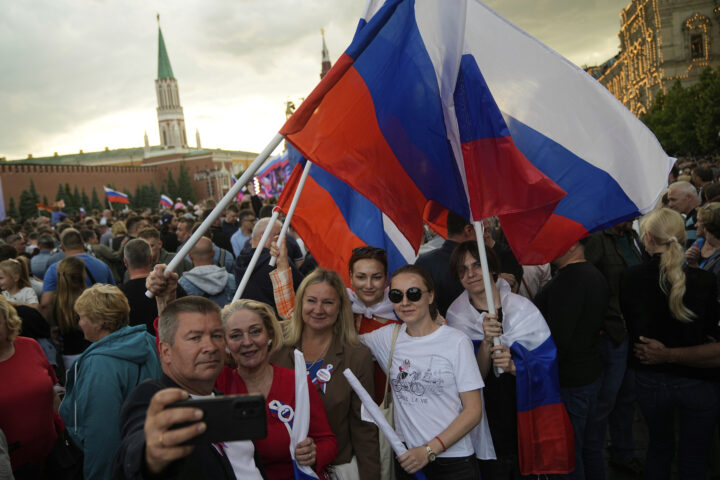 Rubio gratulerer det russiske folk på nasjonaldagen deres 12. juni. Er det lov?
