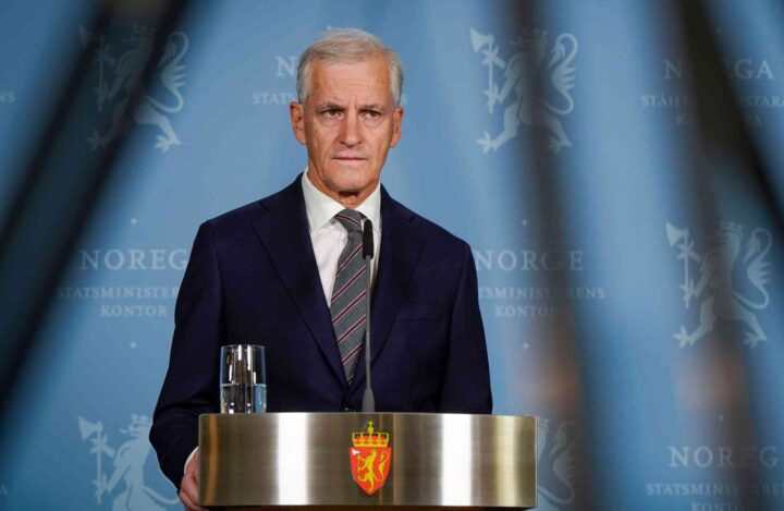 Støre beklager at diplomati ikke førte frem