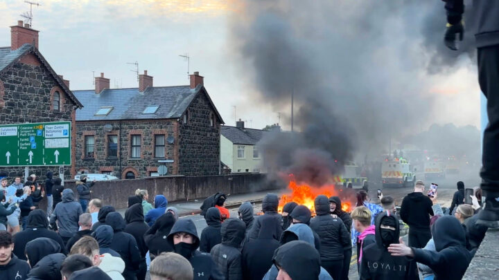 Vold og uroligheter fortsetter i Nord-Irland