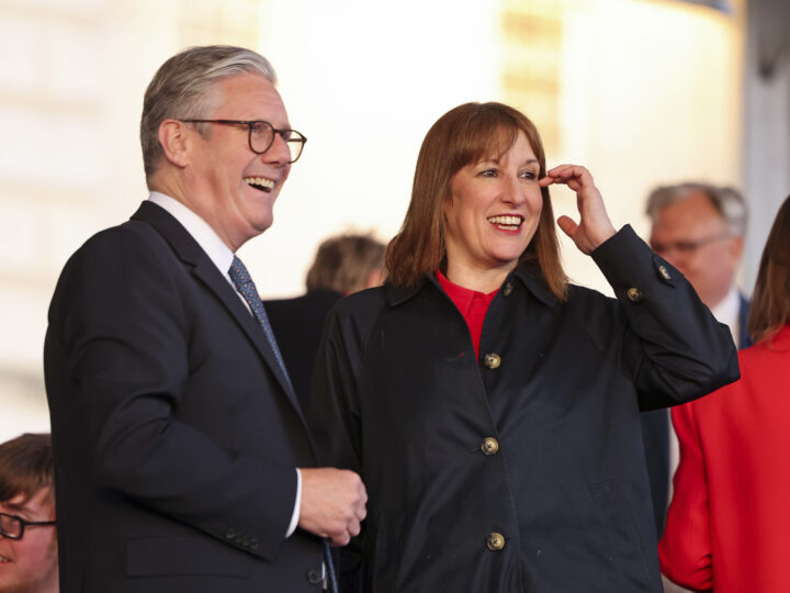 Starmer snur seg etter vinden, nok en gang