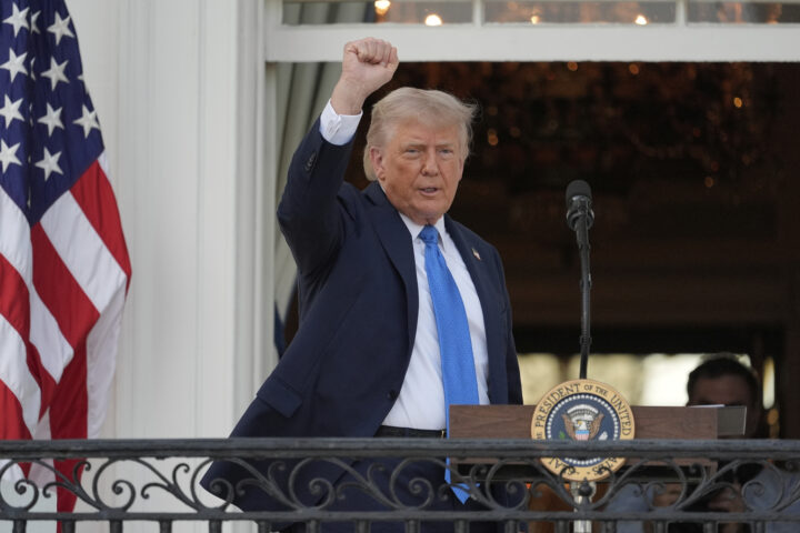 Trump-administrasjonen innfører innreiseforbud og begrensninger for borgere fra 19 land