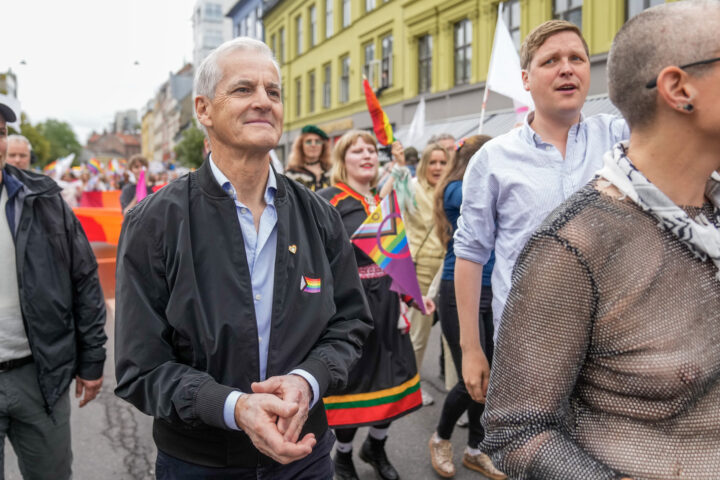 Se bilder: 100.000 marsjerte i Oslo Pride til støtte for «furries» og Gaza, hvor skeive blir drept