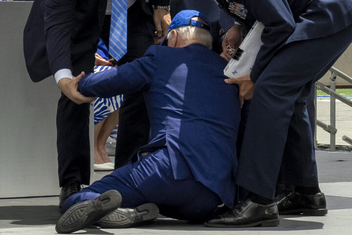 Trump beordrer granskning av Joe Biden