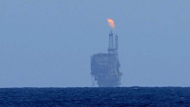 87 % av verdens energi kom fra fossile energi­kilder i 2024