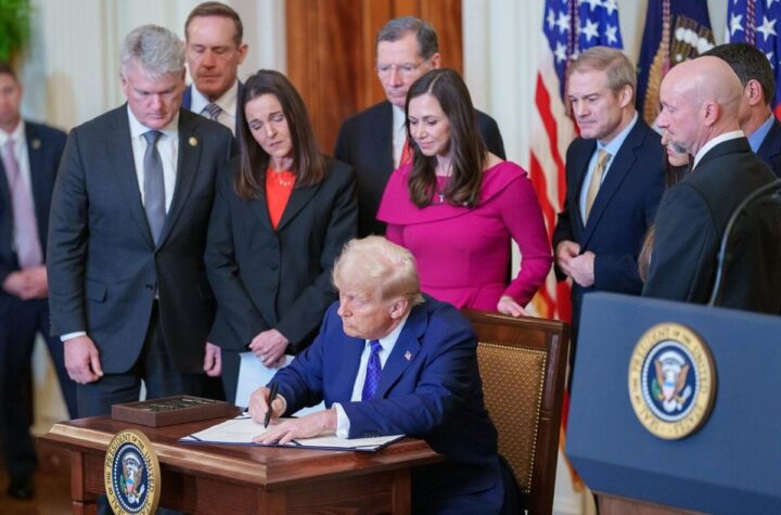 CNN:  Amerikanernes støtte til Trumps innvandringspolitikk har  steget «som en rakett»
