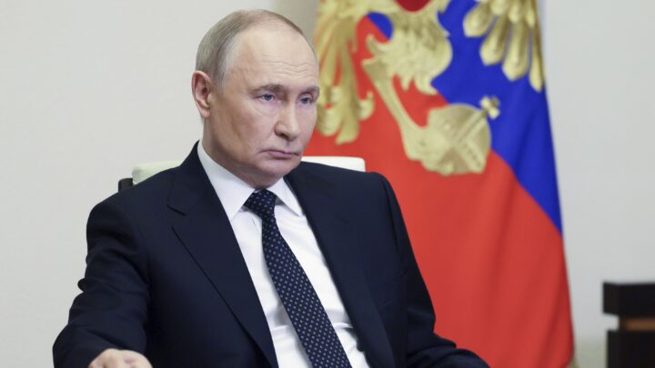 Putin kommenterer ukrainske angrep, men ikke på bombe­flyene