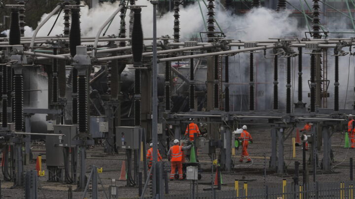 Stengningen av Heathrow skyldtes en feil oppdaget for sju år siden
