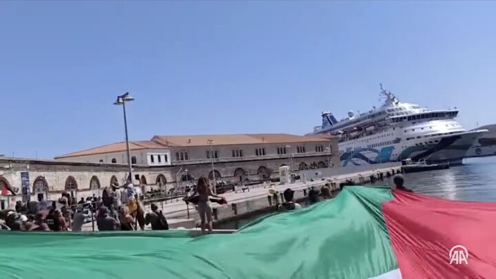 Anti-israelsk mobb hindret israelsk cruiseskip i å legge til kai ved gresk øy