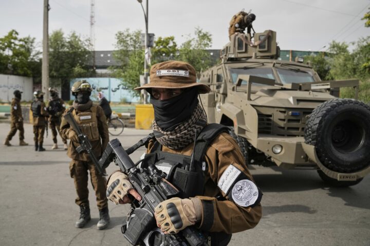 Taliban-krigere «brakt til Storbritannia» i lufttransport etter datalekkasje