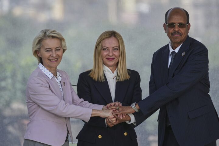 Italia vil utstede en halv million arbeidsvisum til ikke-EU-land