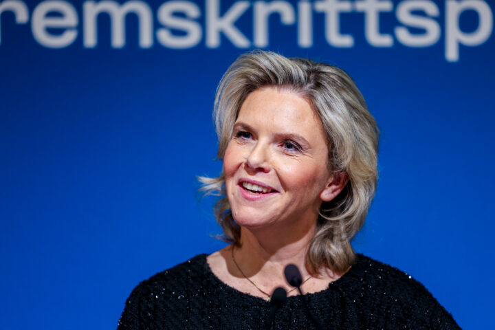 Blå regjering med KrF inne og Sylvi på topp – Erna faller