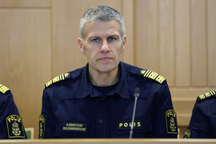 En mann er pågrepet for hærverk mot et titalls svenske bensinstasjoner