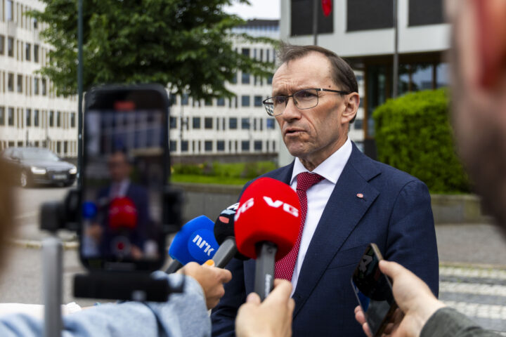 Regjeringen Støre vil motvirke sensur og bekjempe desinformasjon