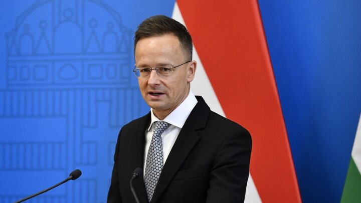 Ungarn vil bygge rørledning til Serbia for transport av olje fra Russland