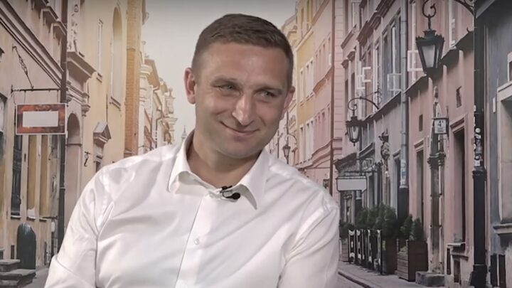 Polens president benåder lederen for ulovlig privat grense­politi