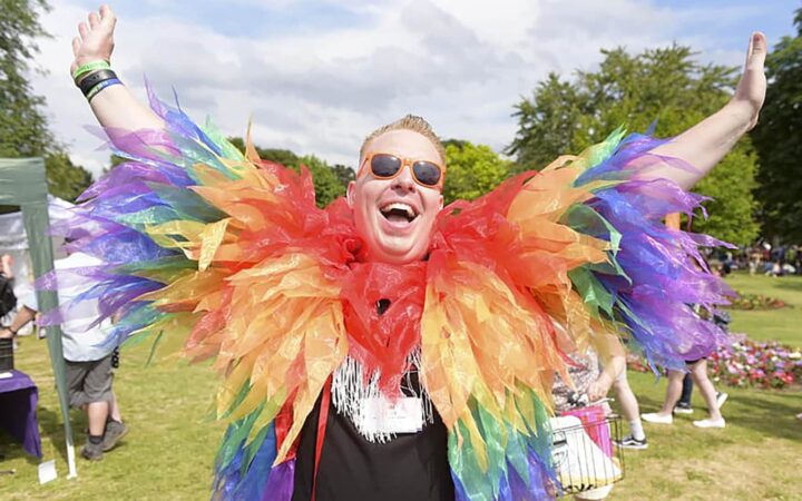 Pride-entusiast ba 12-åring holde voldtekten hemmelig