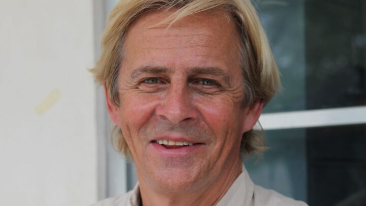 Anders Magnus går løypa andre har tråkket opp