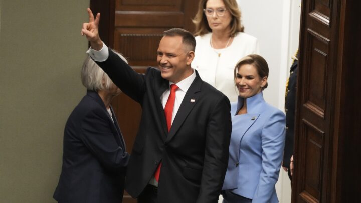 Polen dypt splittet: Hooligan-president mot «Fuske-Tusk»