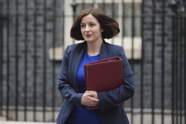 Britisk statsråd innrømmer at hvite fra arbeider&shy;klassen behandles dårlig i skole&shy;systemet