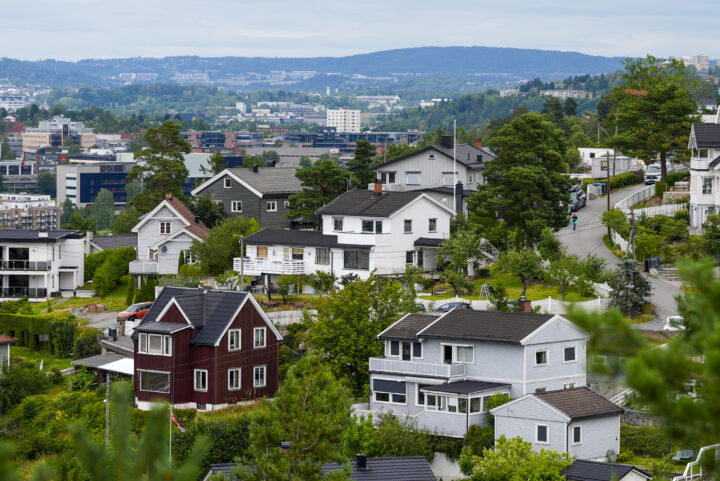 Nye EU-direktiv skaper frykt hos eldre: – Må vi kastes på gata?