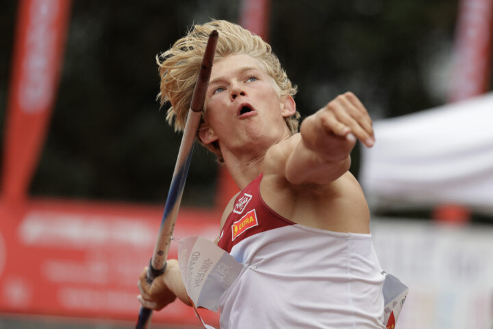 Hvorfor må homofile på død og liv ut av skapet?