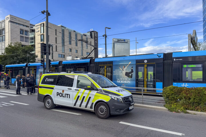 To personer alvorlig skadet etter å ha blitt påkjørt av trikken i Oslo